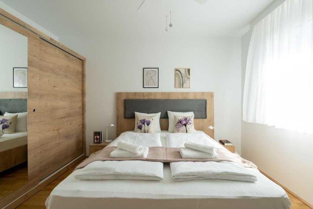 1br With Balcony, Urban Style By Hm Wien